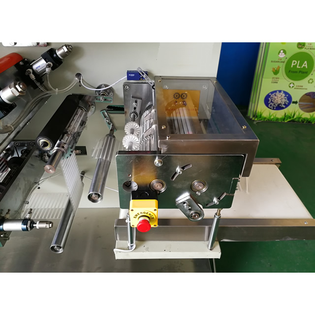 BOPP Film 4 Sides Sealing Straw Packing Machine LG-54