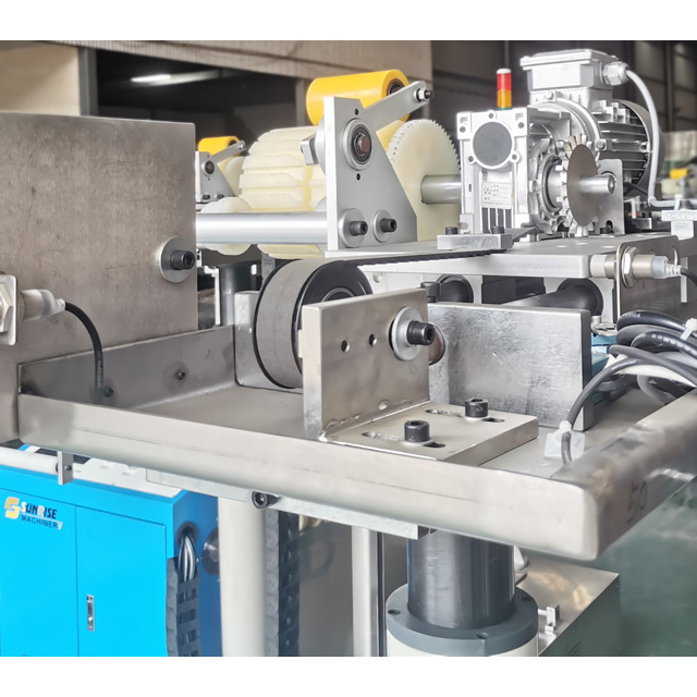 Automatic U Shape Straw Swing (filling) Carton Machine LG-55